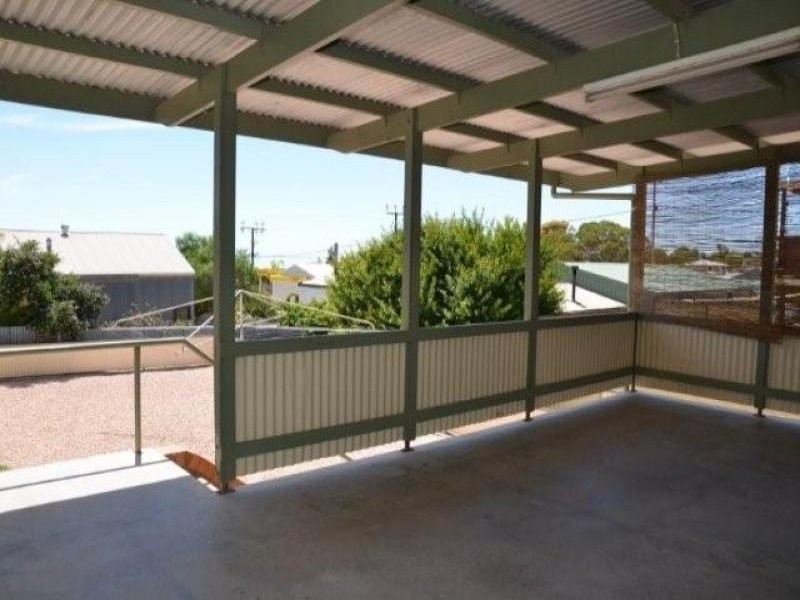 24 Wells Street, Streaky Bay SA 5680