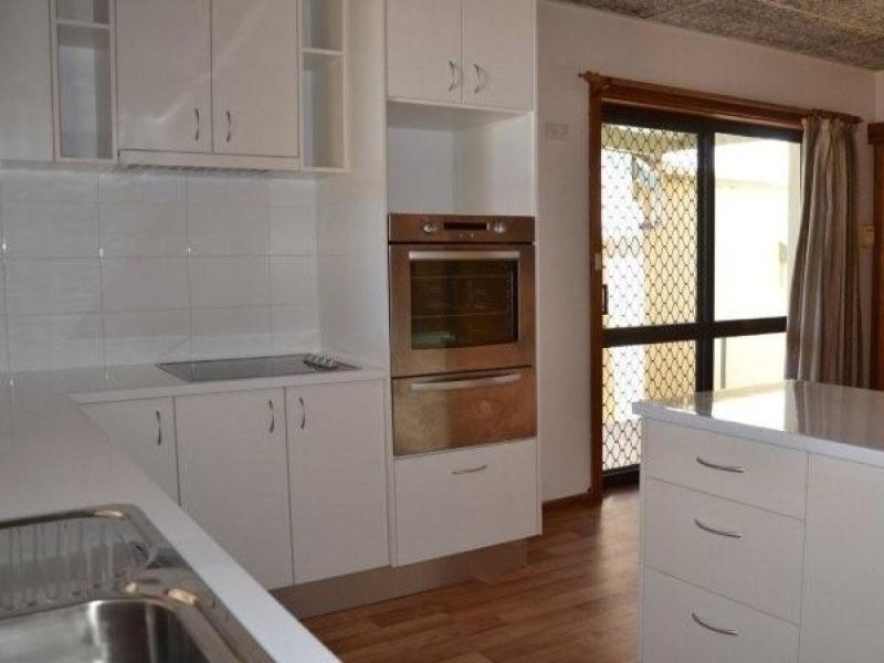 24 Wells Street, Streaky Bay SA 5680