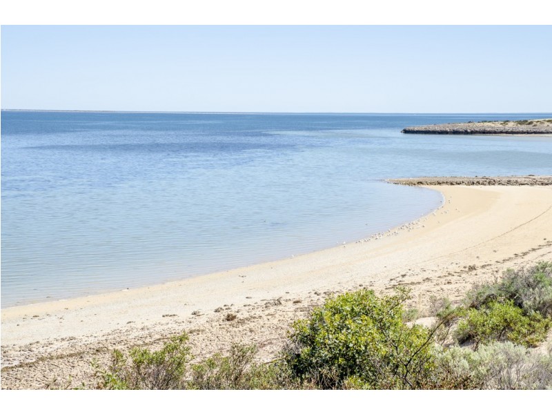 25 Flinders Drive, Streaky Bay SA 5680
