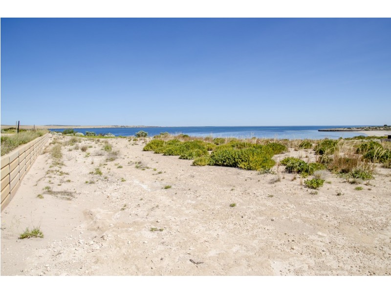 25 Flinders Drive, Streaky Bay SA 5680