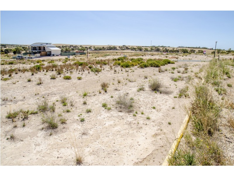 25 Flinders Drive, Streaky Bay SA 5680