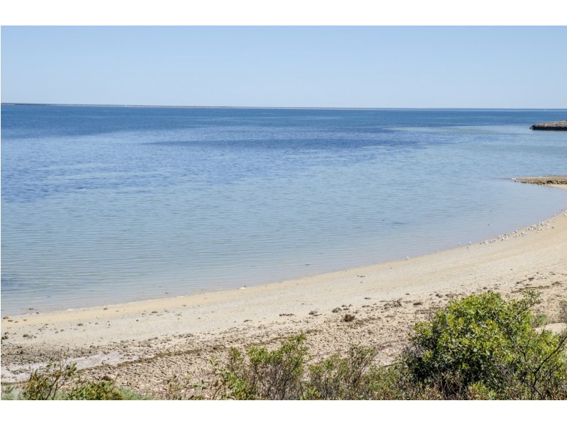25 Flinders Drive, Streaky Bay SA 5680