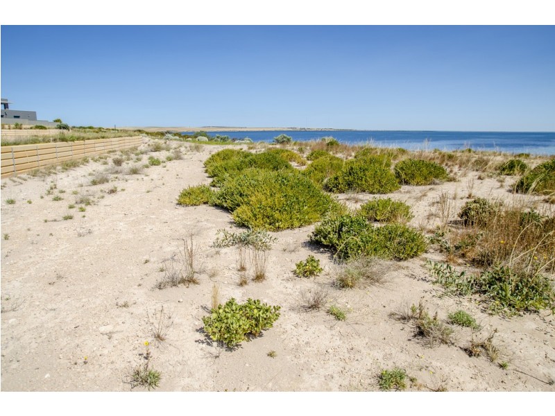 25 Flinders Drive, Streaky Bay SA 5680