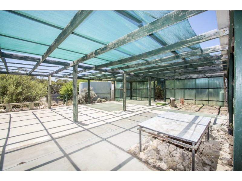 349 The Grub Road, Perlubie, Streaky Bay SA 5680