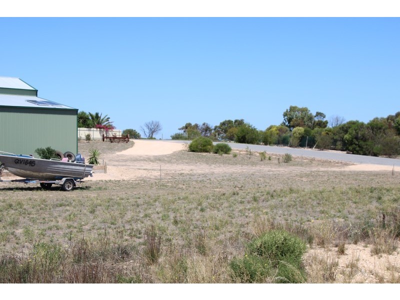 19 Seaview Road, Perlubie SA 5680