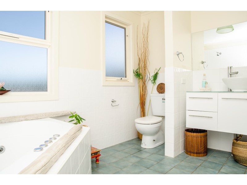 38031 C Flinders Highway via Ceduna, Laura Bay SA 5680