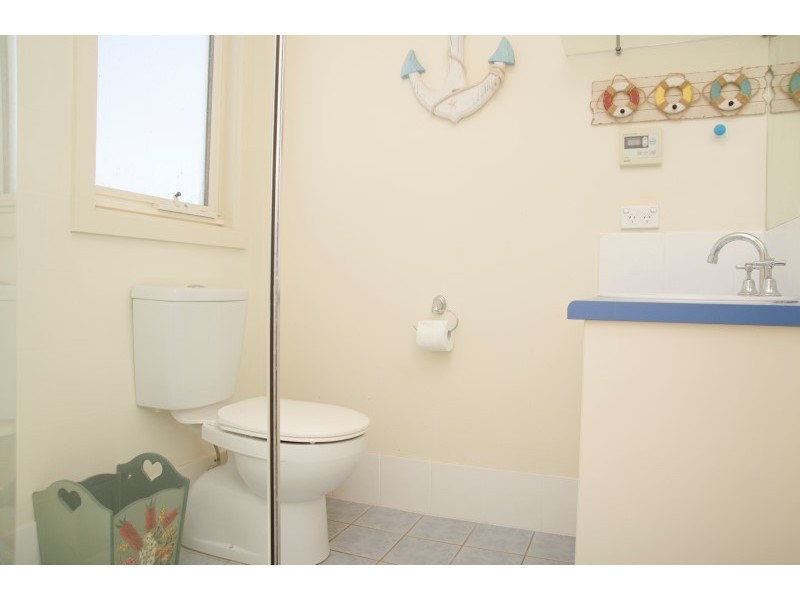 38031 C Flinders Highway via Ceduna, Laura Bay SA 5680