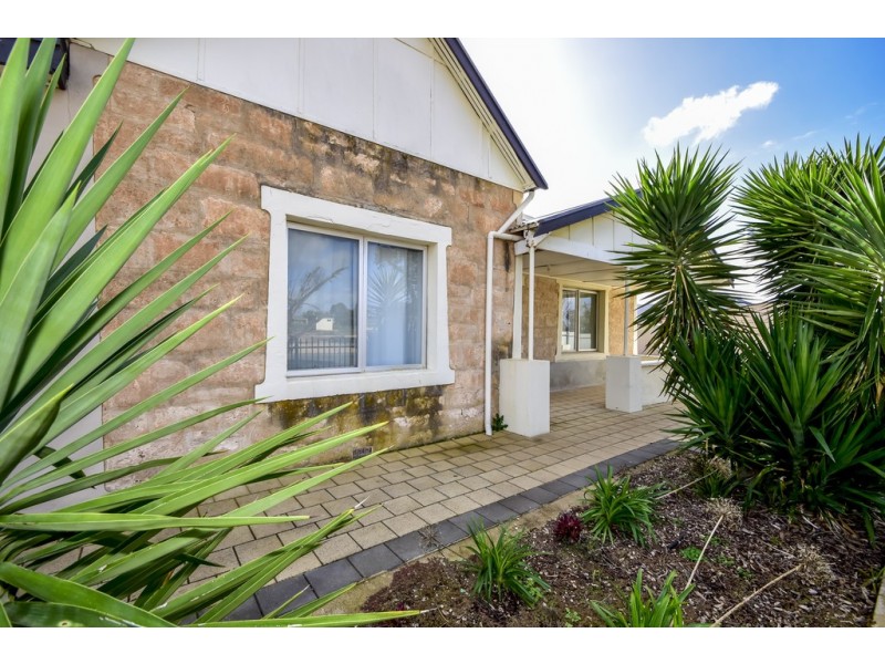 16 Linklater Street, Streaky Bay SA 5680