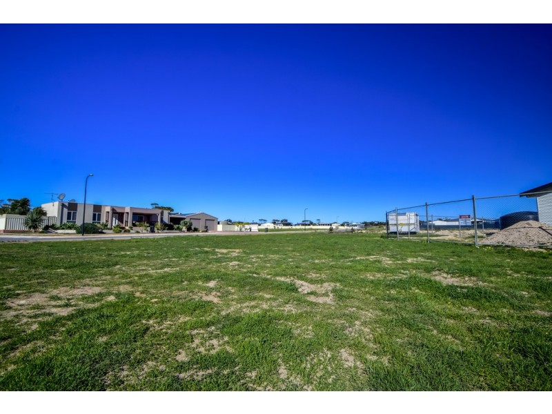 2 Johnson Street, Streaky Bay SA 5680