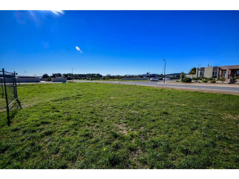 2 Johnson Street, Streaky Bay SA 5680