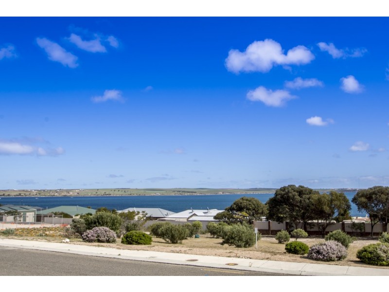 26 Flinders Drive, Streaky Bay SA 5680