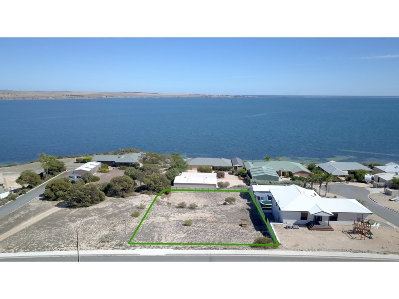 7 Flinders Drive, Streaky Bay SA 5680