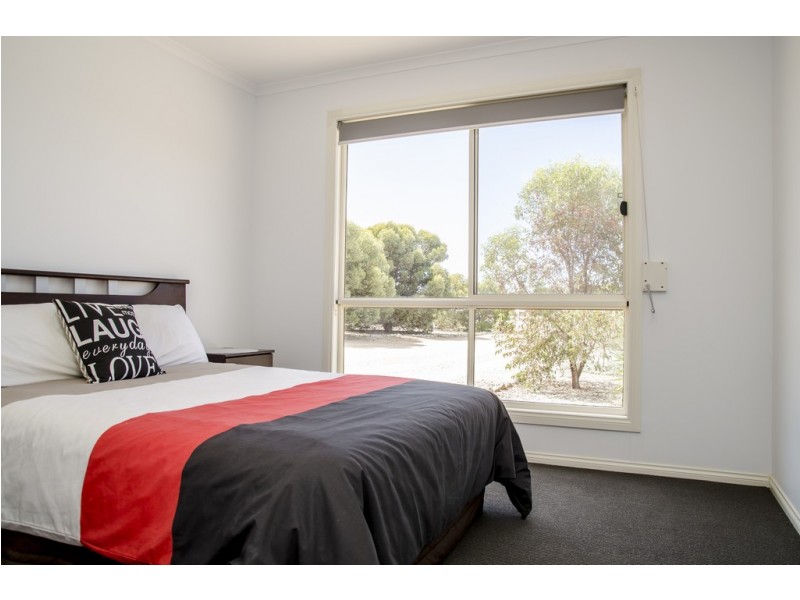 2 Kennedy Road, Streaky Bay SA 5680