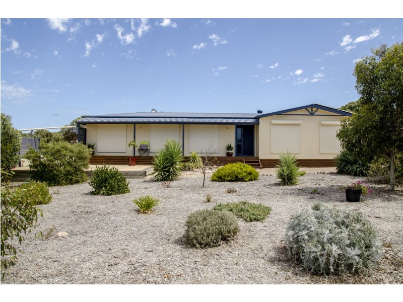 2 Kennedy Road, Streaky Bay SA 5680