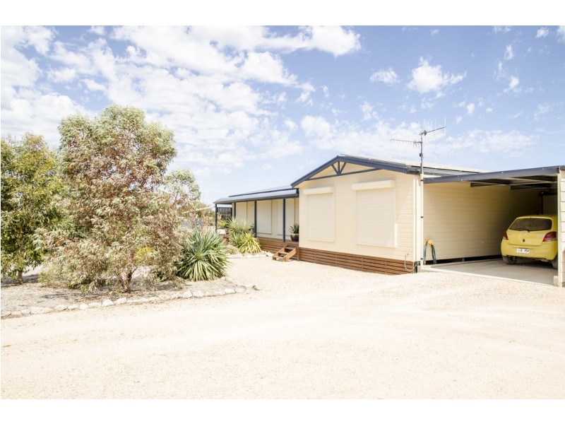 2 Kennedy Road, Streaky Bay SA 5680