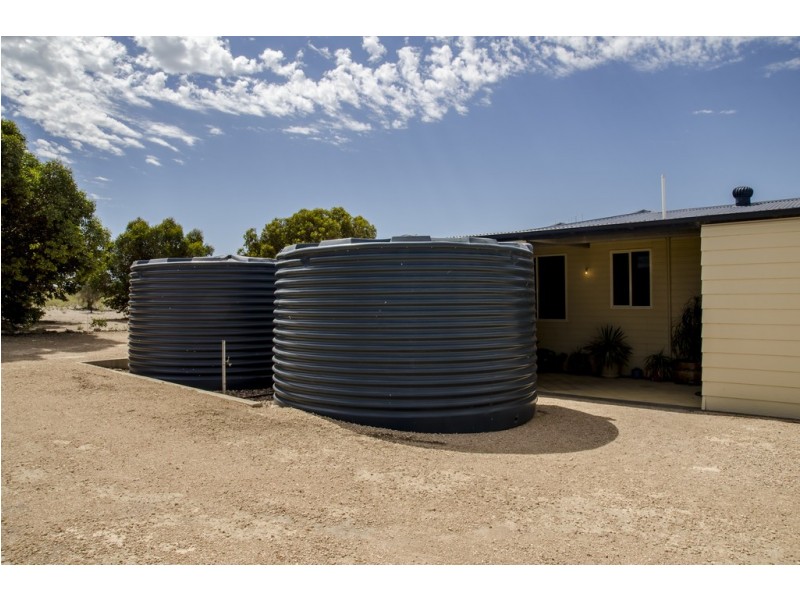 2 Kennedy Road, Streaky Bay SA 5680