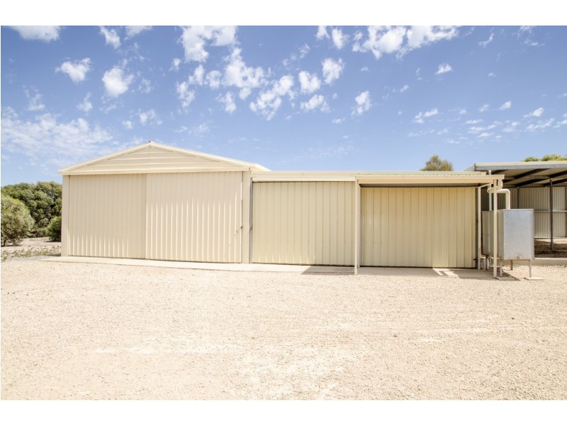 2 Kennedy Road, Streaky Bay SA 5680