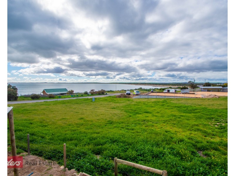 8 Calca Street, Sceale Bay SA 5680