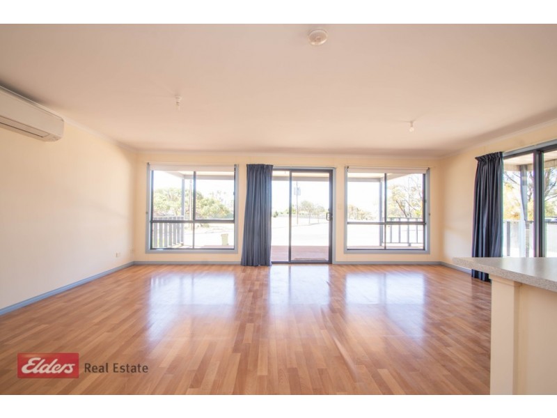 2 East Terrace, Streaky Bay SA 5680