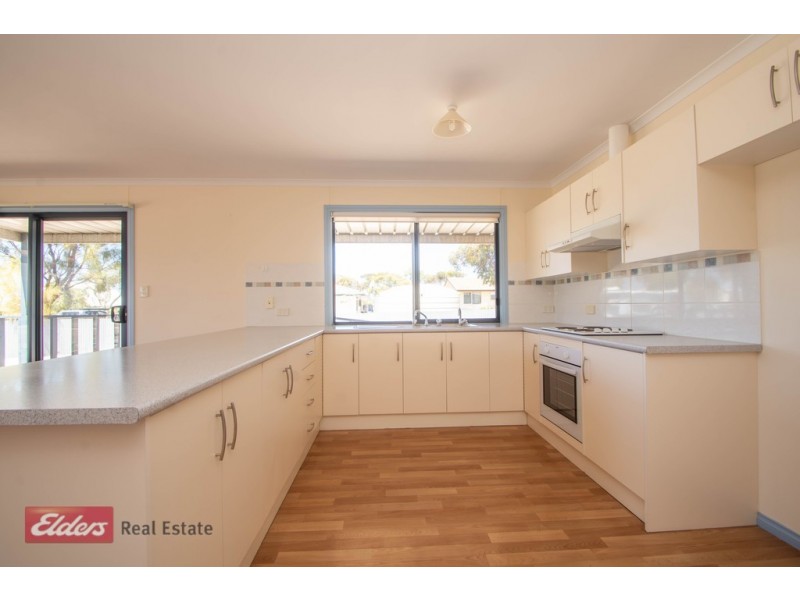 2 East Terrace, Streaky Bay SA 5680