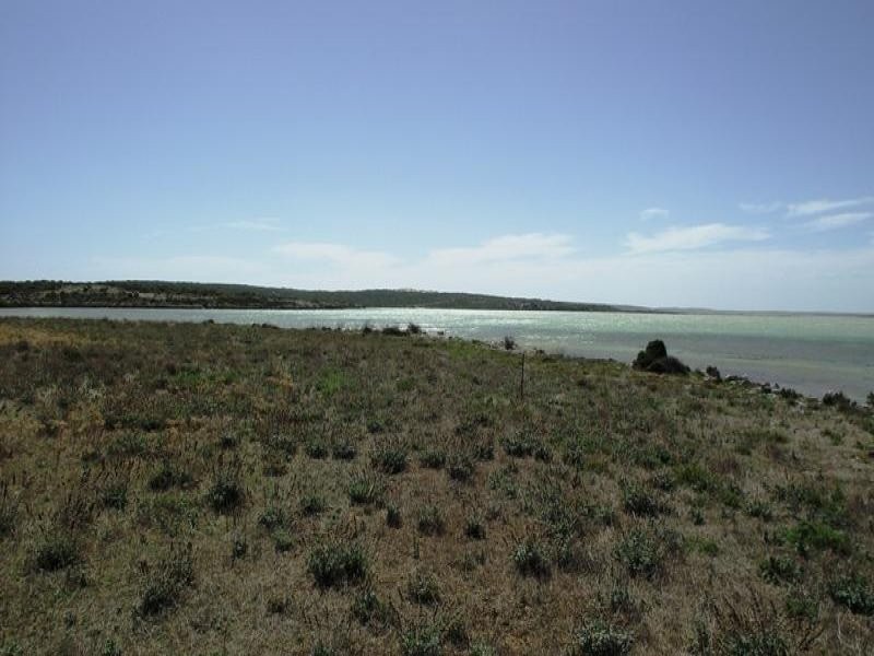 Lot 303 Point Labatt Road, Streaky Bay SA 5680