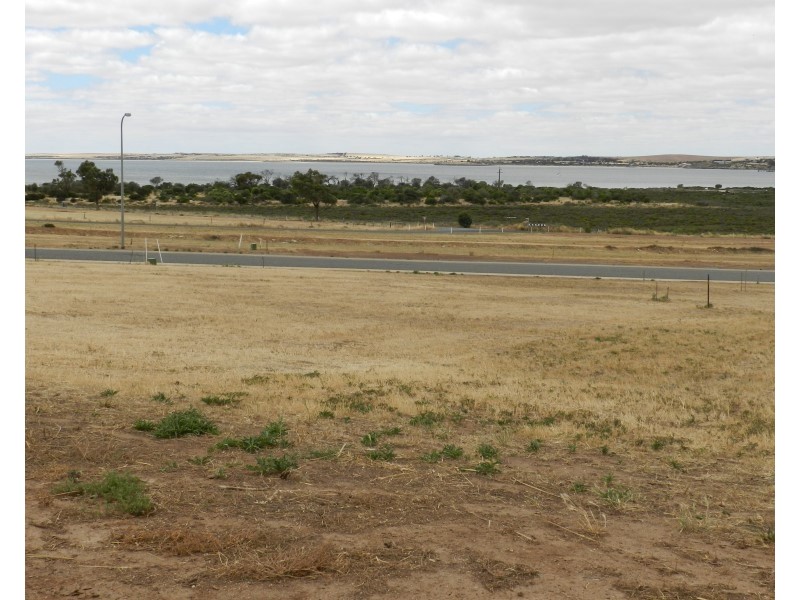 24 Oscar Williams Drive, Streaky Bay SA 5680