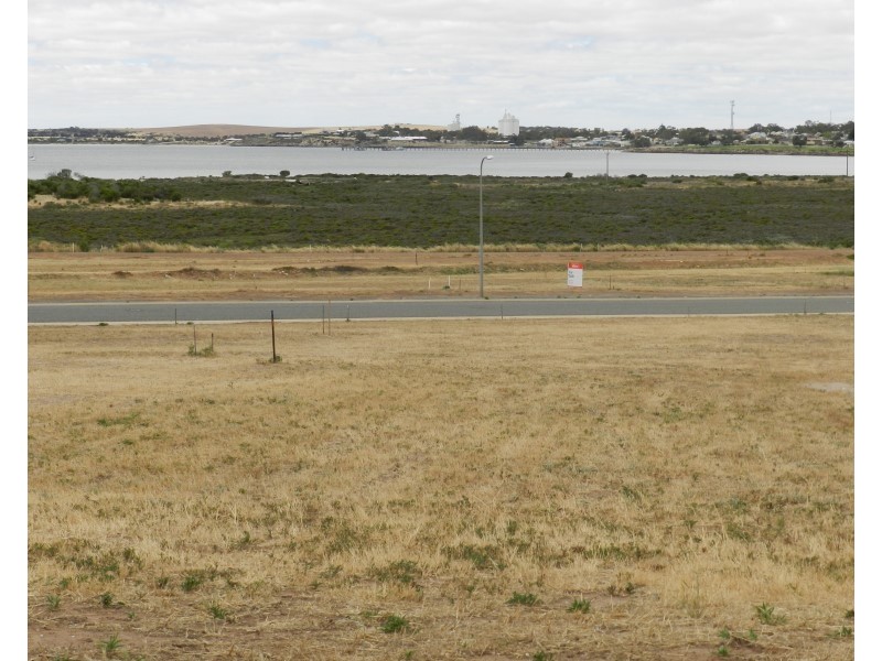 24 Oscar Williams Drive, Streaky Bay SA 5680