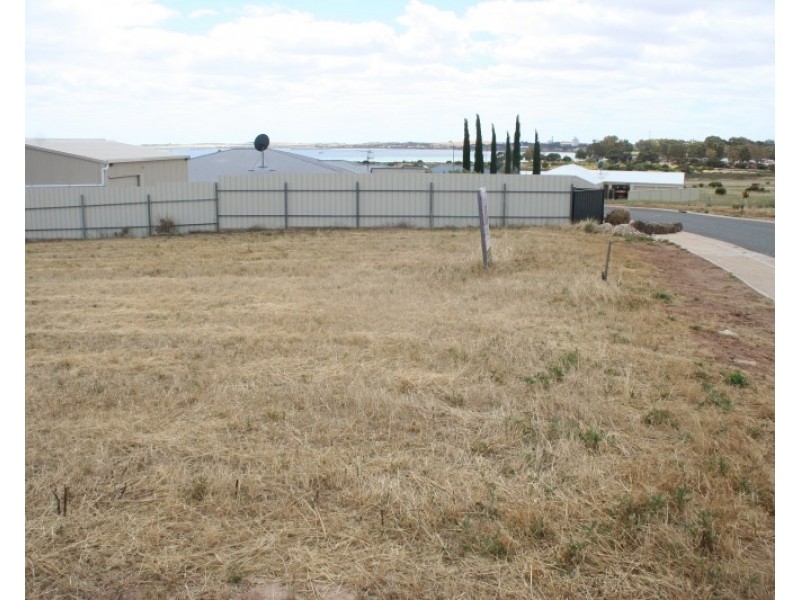 8 Herbert Edwards Drive, Streaky Bay SA 5680