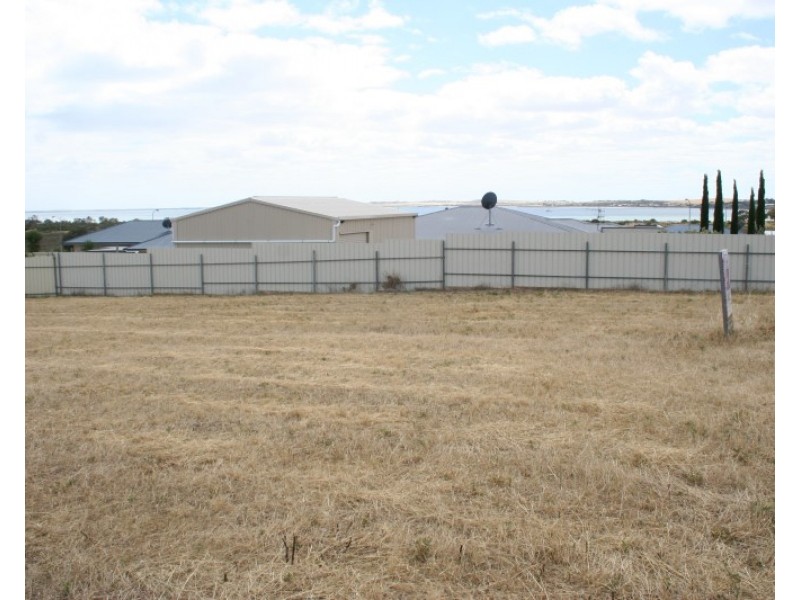 8 Herbert Edwards Drive, Streaky Bay SA 5680