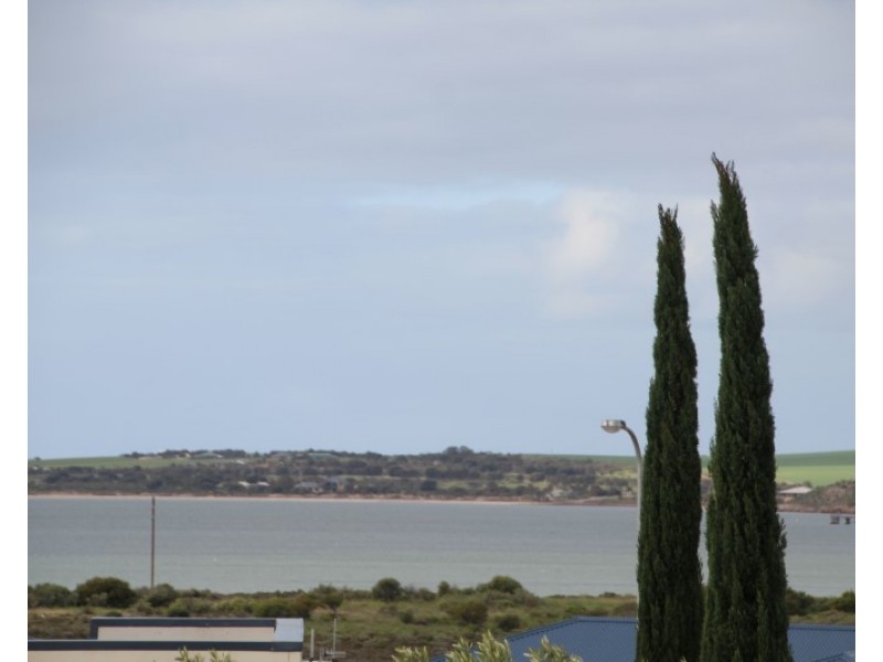 8 Herbert Edwards Drive, Streaky Bay SA 5680