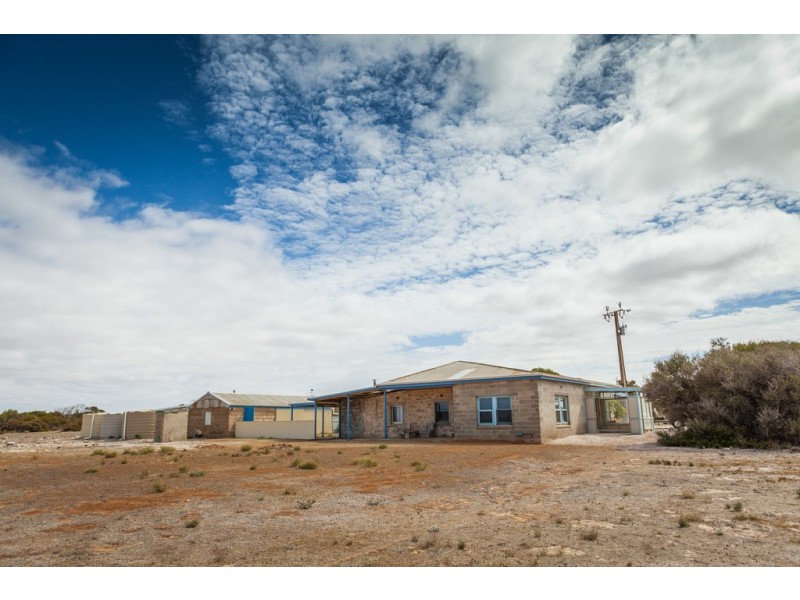 23135 Flinders Highway, Port Kenny SA 5671