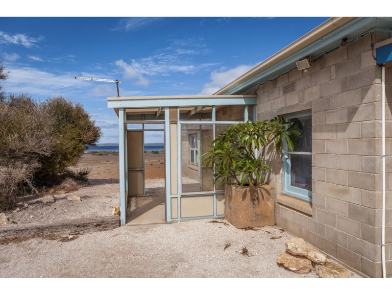 23135 Flinders Highway, Port Kenny SA 5671