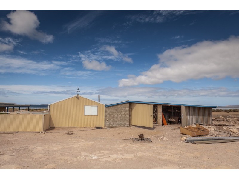 23135 Flinders Highway, Port Kenny SA 5671