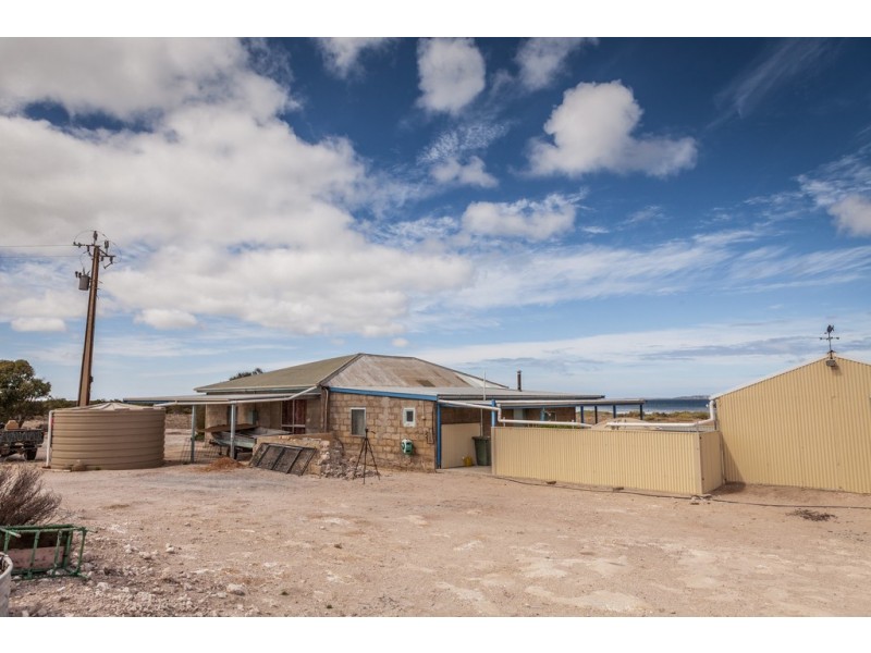 23135 Flinders Highway, Port Kenny SA 5671