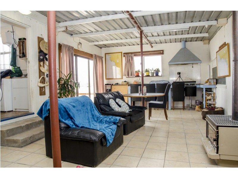 14 The Esplanade, Fowlers Bay SA 5690