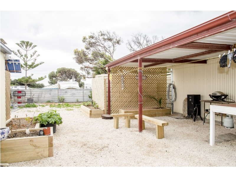 14 The Esplanade, Fowlers Bay SA 5690