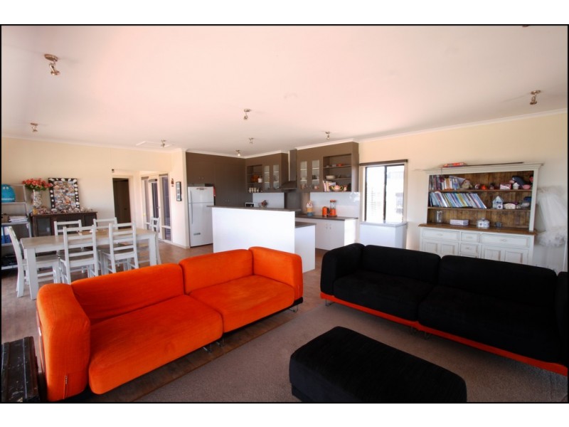 9 Loveshack Route, Streaky Bay SA 5680