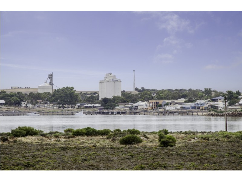 7 Oscar Williams Drive, Streaky Bay SA 5680