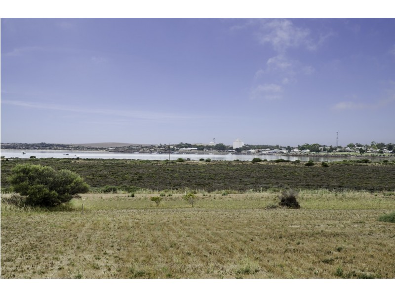 7 Oscar Williams Drive, Streaky Bay SA 5680