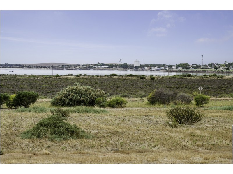 7 Oscar Williams Drive, Streaky Bay SA 5680