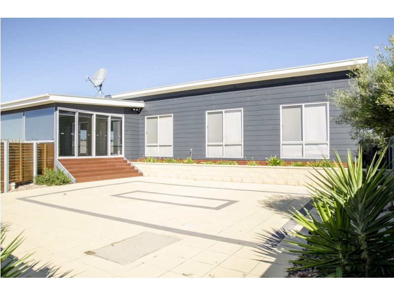 1 Johnson Street, Streaky Bay SA 5680