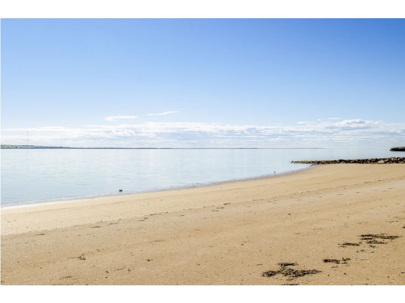 42 Flinders Drive, Streaky Bay SA 5680