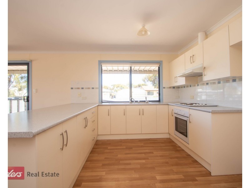 2 East Terrace, Streaky Bay SA 5680