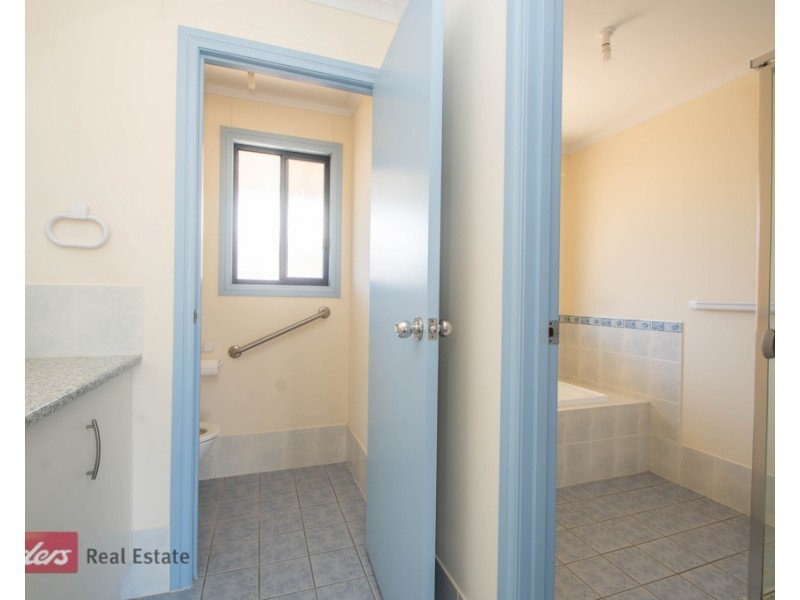 2 East Terrace, Streaky Bay SA 5680