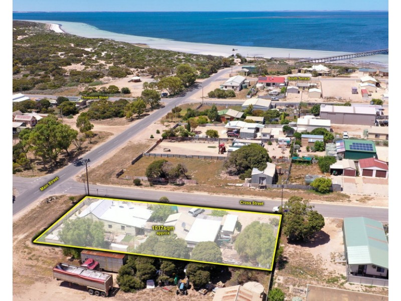 8 Main Street, Haslam SA 5680