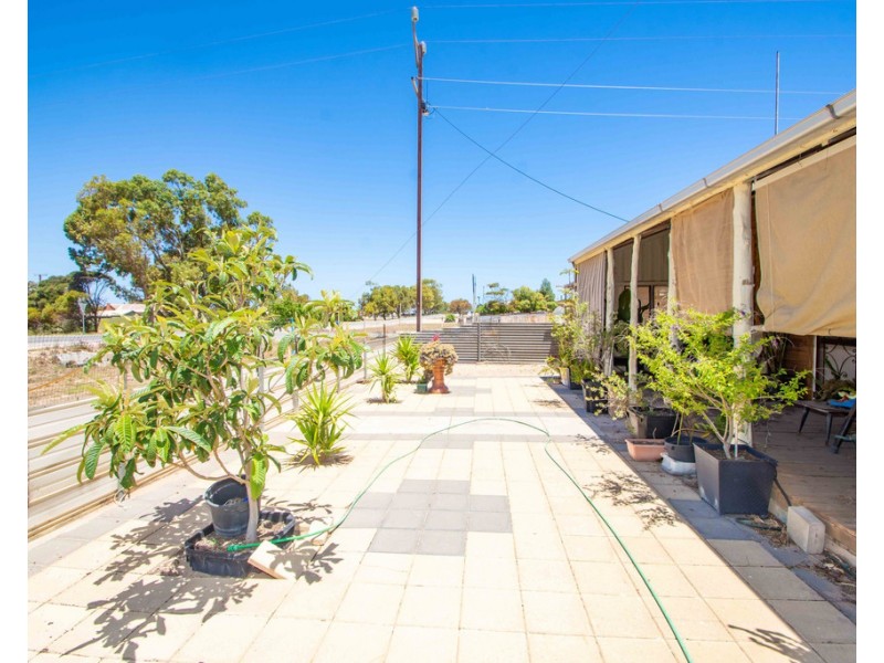 8 Main Street, Haslam SA 5680