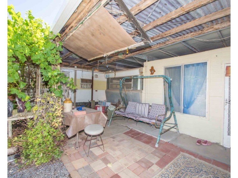 8 Main Street, Haslam SA 5680
