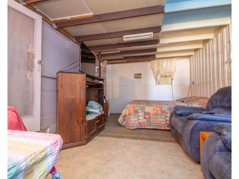 8 Main Street, Haslam SA 5680