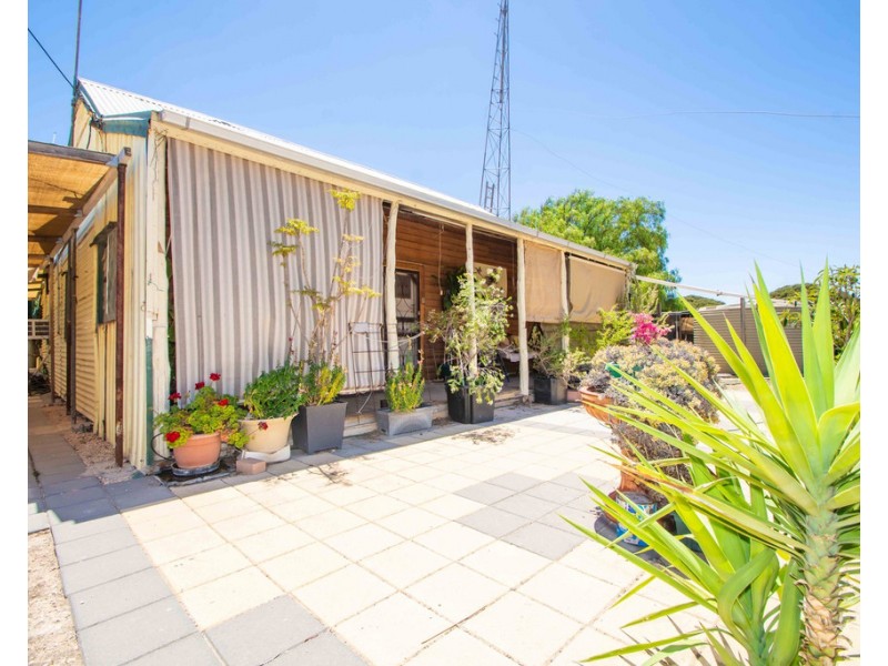 8 Main Street, Haslam SA 5680