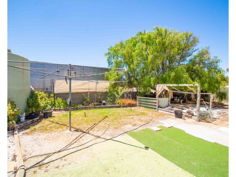 8 Main Street, Haslam SA 5680